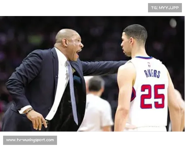 克莱因凭多数判定获胜 控制时间成判罚焦点